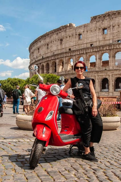 vespa-tour-explore-ancient-rome-with-photographer