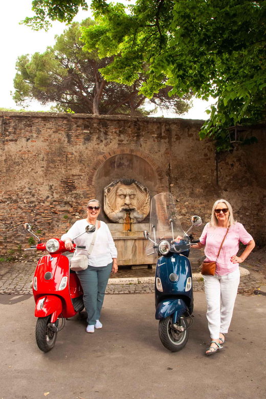 vespa-tour-explore-ancient-rome-with-photographer