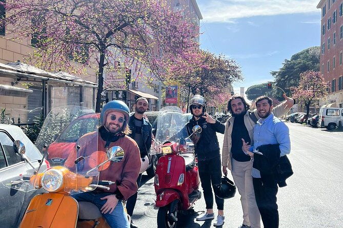 vespa-tour-guided-by-local-in-rome