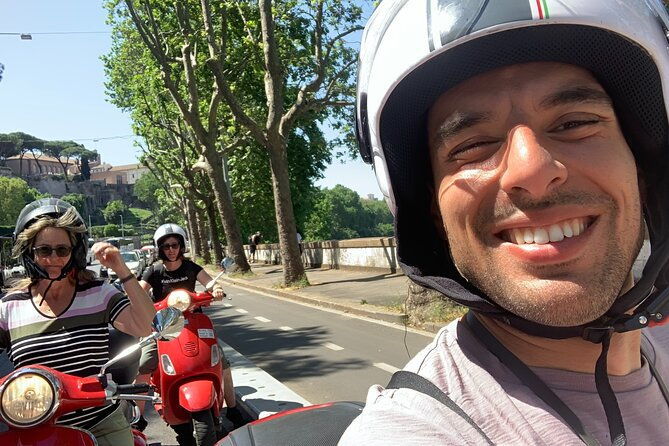 vespa-tour-of-rome-with-francesco-official-licensed-guide