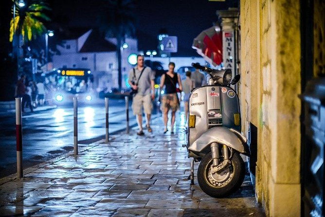 vespa-tour-with-driver-rome-by-night-3-hours