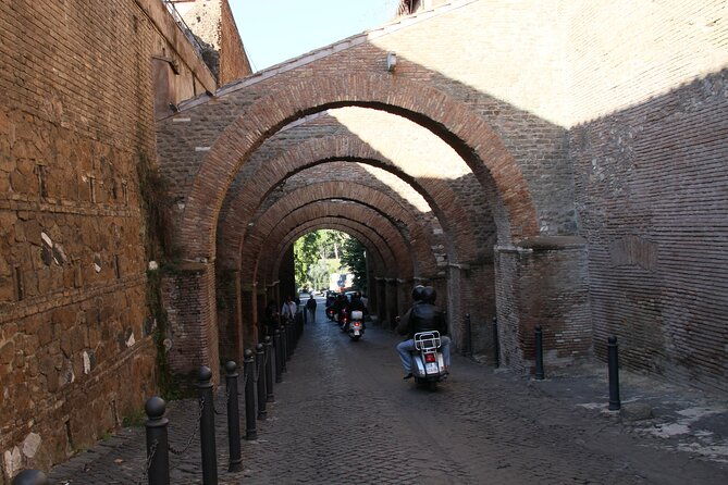vespa-tour-with-driver-rome-by-night-3-hours