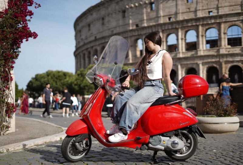Vespa - Wine and Photography service in Rome - Discover Rome on a Vespa
