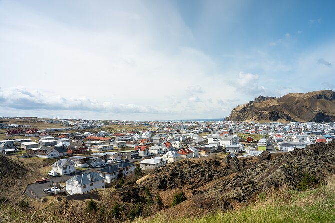 vestmannaeyjar-puffins-volcanoes-small-group-day-tour
