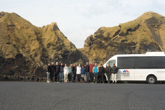 vestmannaeyjar-puffins-volcanoes-small-group-day-tour