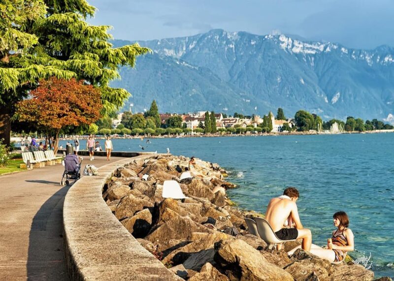 Vevey: Express Walk with a Local in 60 minutes - A Closer Look at the Vevey Express Walk