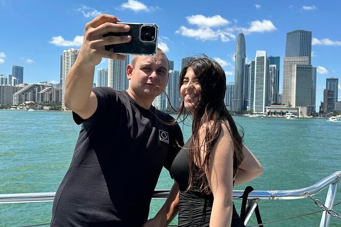 viator-exclusive-cruise-miami-skyline-millionaire-homes