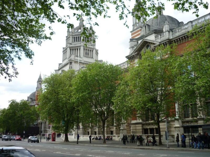 victoria-and-albert-museum-highlights-tour