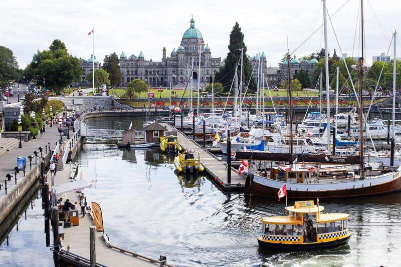 victoria-city-highlights-and-butchart-gardens-tour