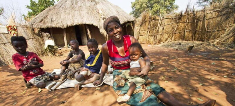 Victoria Falls: Village Tour with Traditional Food Tasting - Key Points