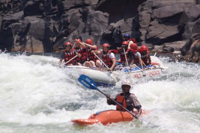 Victoria Falls: White Water Rafting - An Exciting Look at White Water Rafting in Victoria Falls