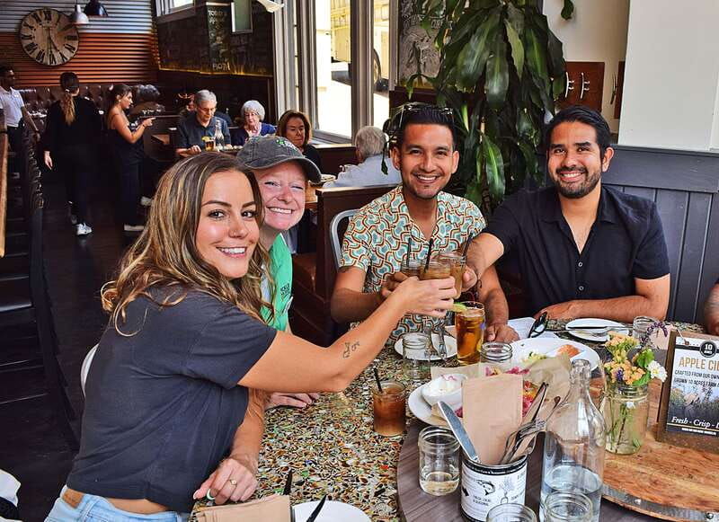 victoria-guided-pub-crawl-with-ferry-rides-and-appetizers