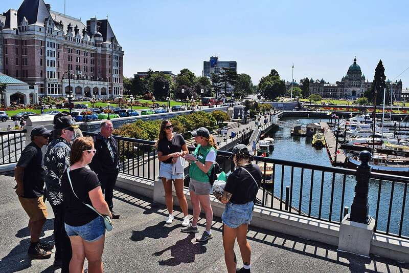 victoria-guided-pub-crawl-with-ferry-rides-and-appetizers