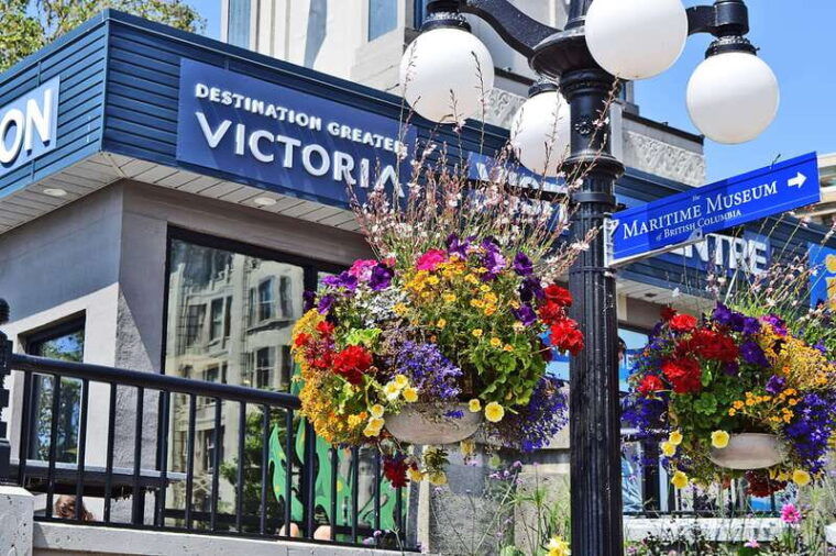victoria-guided-pub-crawl-with-ferry-rides-and-appetizers