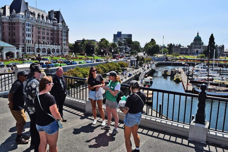 victoria-guided-pub-crawl-with-ferry-rides-and-appetizers