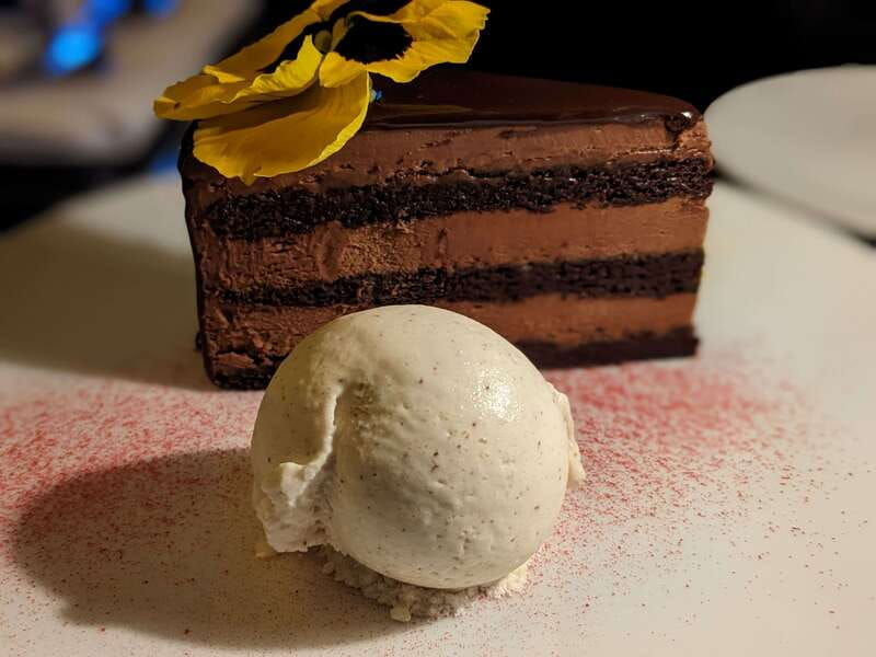 victoria-sip-savor-stroll-evening-food-tour