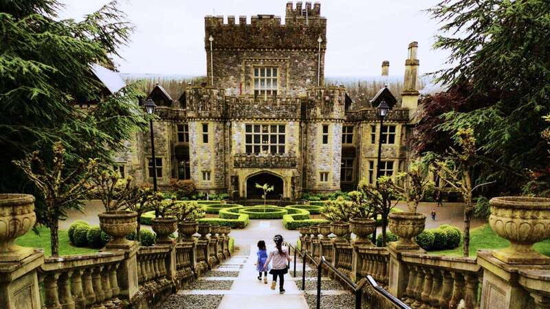 victoria-skywalk-hatley-castle-private-tour