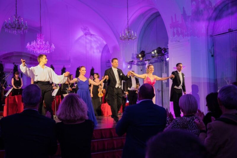 vienna-3-course-dinner-and-concert-at-schonbrunn-palace