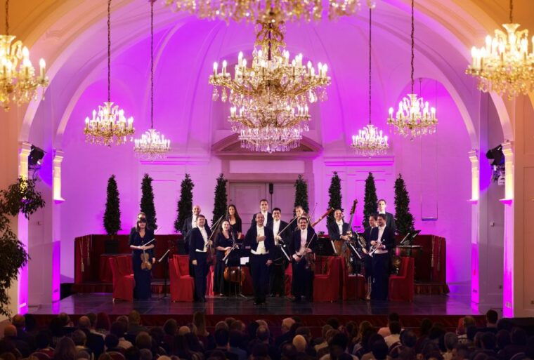 vienna-3-course-dinner-and-concert-at-schonbrunn-palace