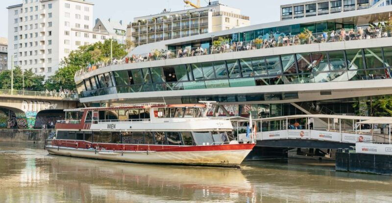 vienna-3-course-evening-dinner-cruise