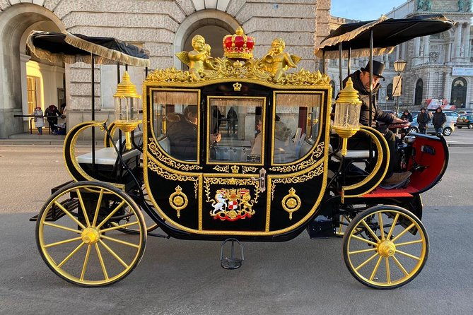vienna-60-min-imperial-e-carriage-sightseeing-tour-with-drinks