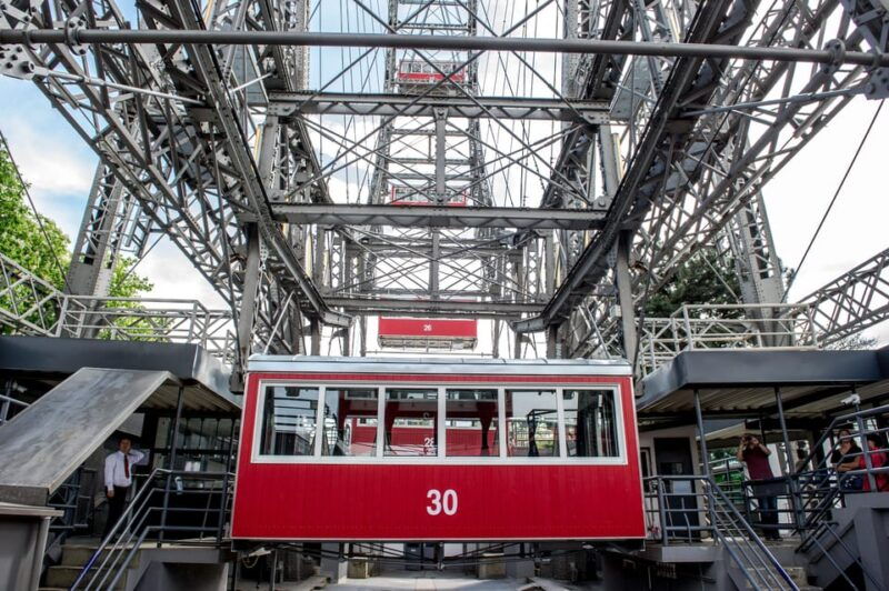 vienna-big-bus-hop-on-hop-off-ferris-wheel-river-cruise