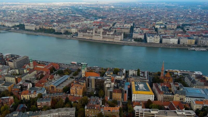 Vienna: Bratislava and Budapest Guided Best Day Trip - How the Guides Make a Difference