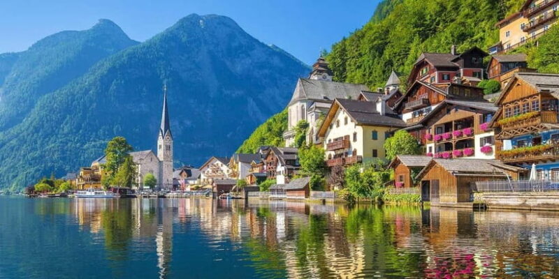 Vienna/Bratislava: Traunkirchen, Hallstatt & Salzburg Tour - Traunkirchen: Lakeside Serenity