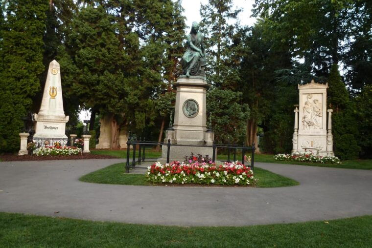 vienna-central-cemetery-guided-walking-tour-with-fascinating-secrets