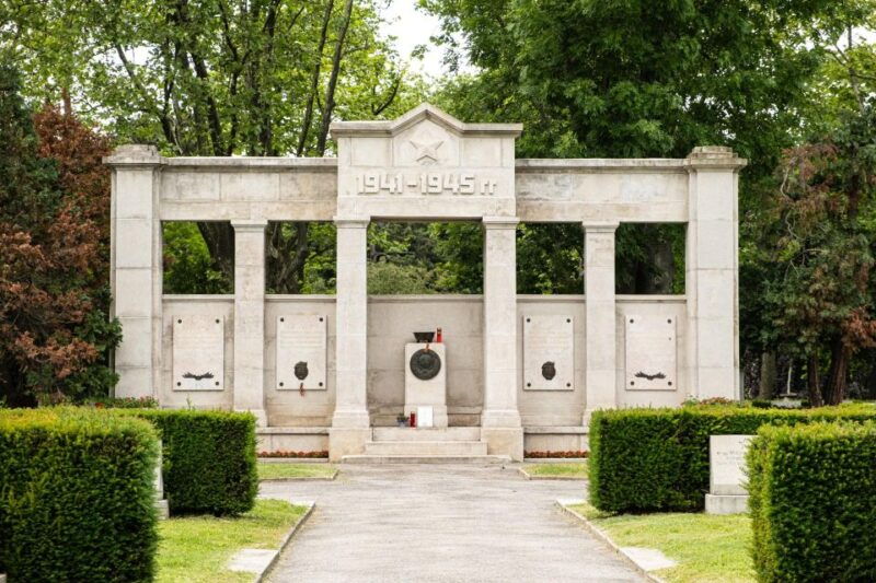 vienna-central-cemetery-walking-tour-with-transfers