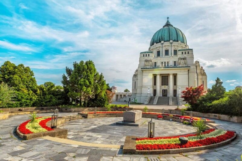 vienna-central-cemetery-walking-tour-with-transfers