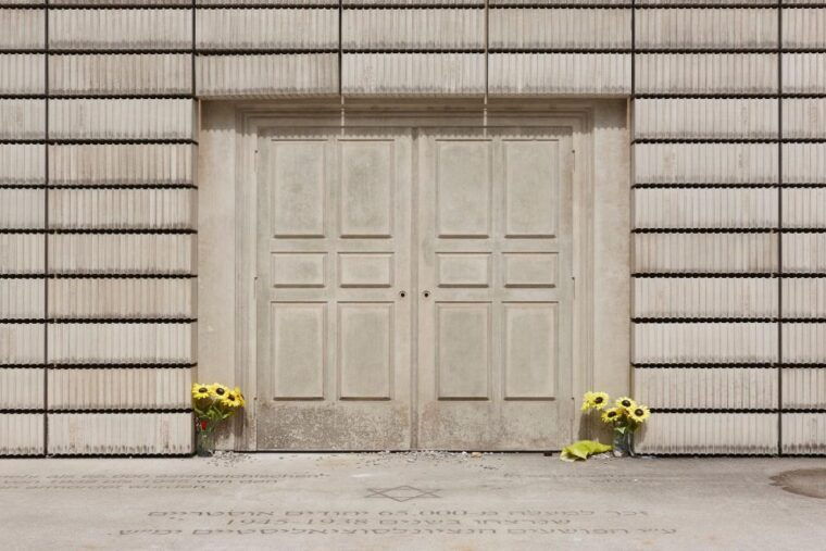 vienna-central-cemetery-walking-tour-with-transfers