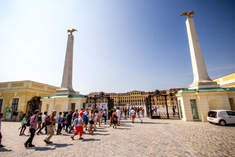 vienna-city-bus-tour-schonbrunn-palace-skip-the-line-entry