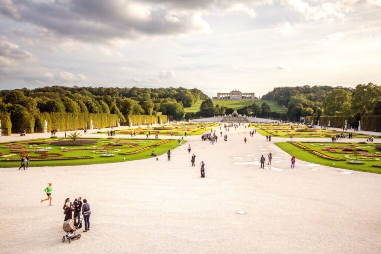 vienna-city-bus-tour-schonbrunn-palace-skip-the-line-entry