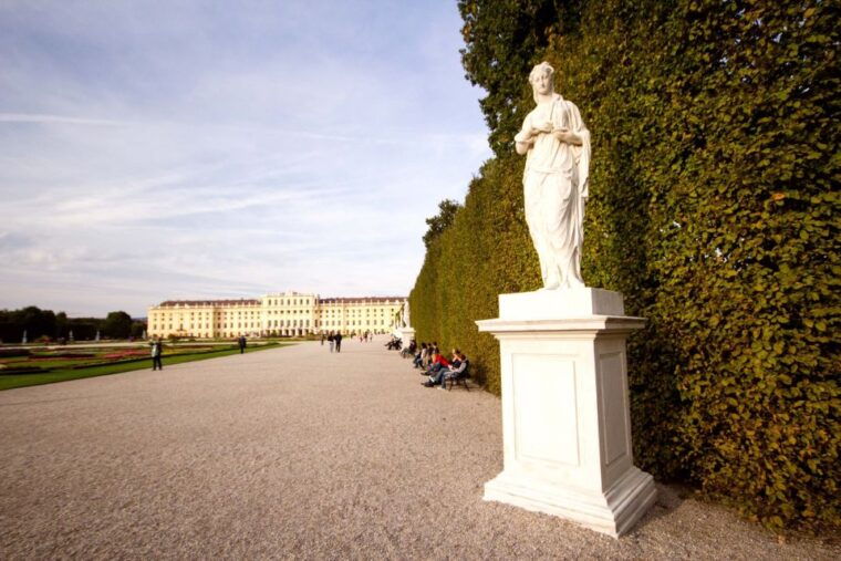 vienna-city-bus-tour-schonbrunn-palace-skip-the-line-entry