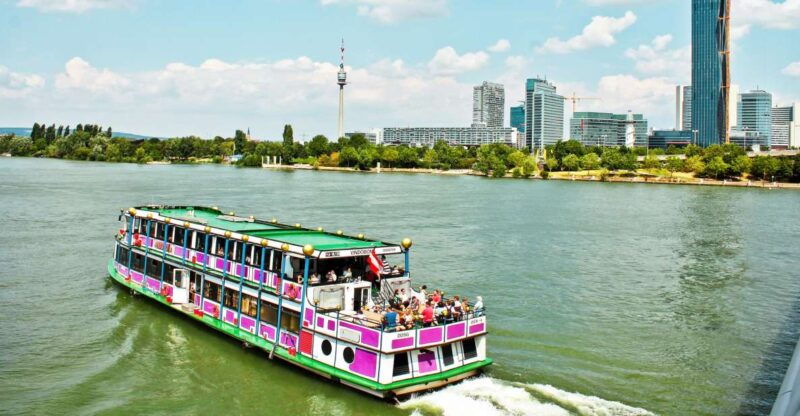 vienna-cruise-and-schnitzel-tour