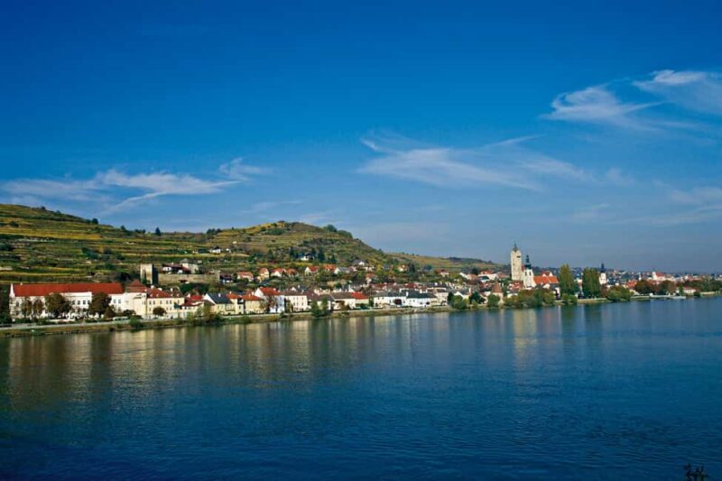 Vienna: eský Krumlov and Wachau Valley Tour - Key Points