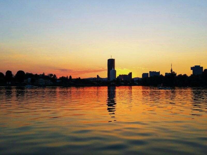 vienna-evening-cruise-along-the-danube