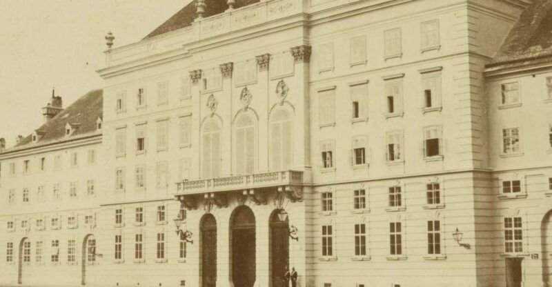 vienna-guided-tour-of-fischer-von-erlachs-stables