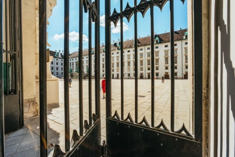 vienna-guided-walking-tour-of-city-center-highlights
