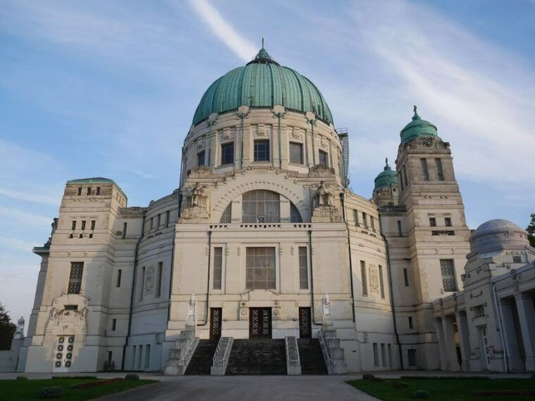 vienna-guided-walking-tour-of-the-central-cemetery