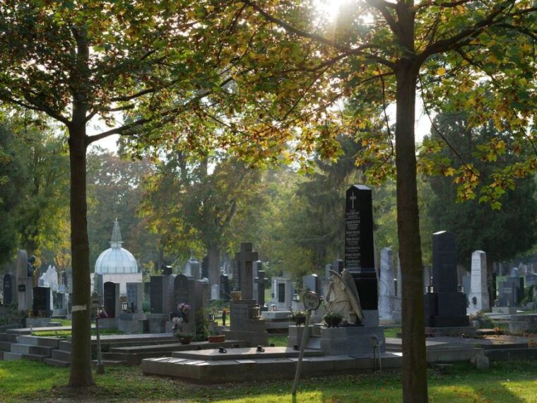 vienna-guided-walking-tour-of-the-central-cemetery