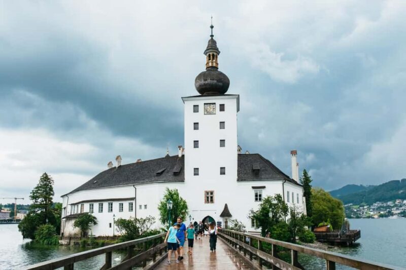 Vienna: Hallstatt Day Trip with Boat Ride Option - Transport and Guides: Comfort and Knowledge