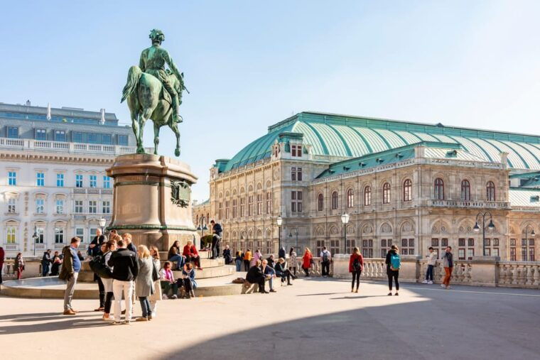 vienna-highlights-private-tour-palaces-sacher-cake