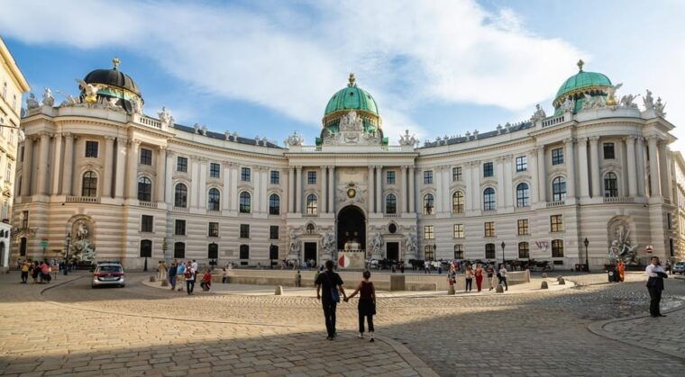 vienna-highlights-private-tour-palaces-sacher-cake