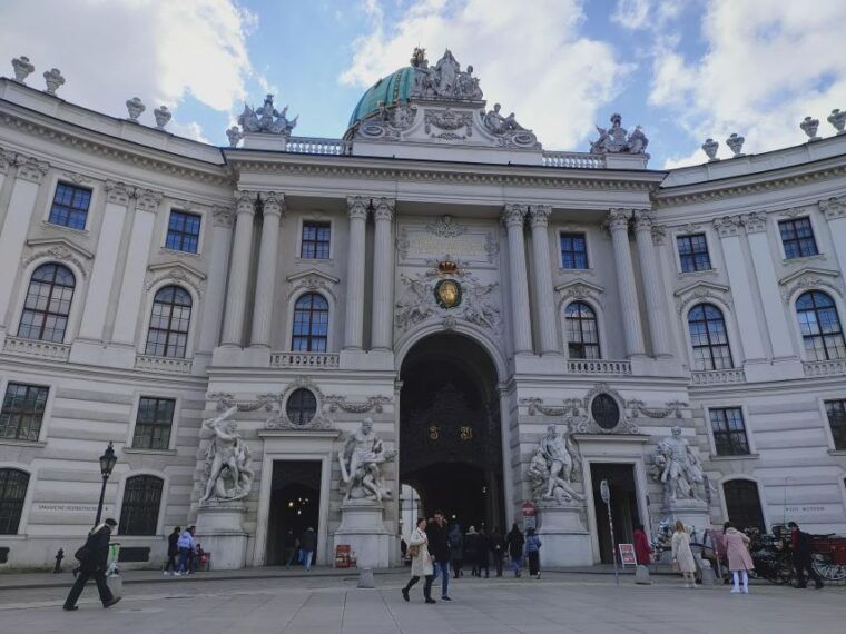 vienna-historical-highlight-city-tour-wine-tasting