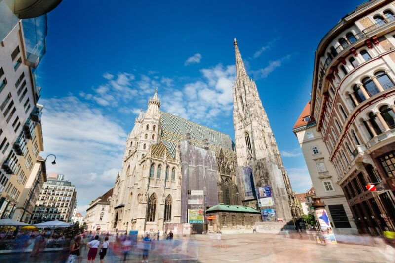 vienna-hop-on-hop-off-sightseeing-bus-tour