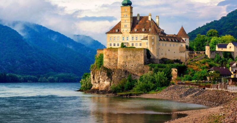 vienna-melk-abbey-danube-valley-wachau-private-car-trip