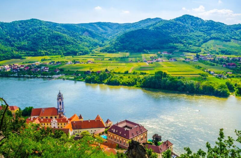 vienna-melk-abbey-danube-valley-wachau-private-car-trip