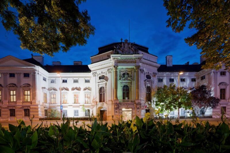 Vienna: Mozart & Strauss Ticket in Old Stock Exchange Palace - Detailed Breakdown of the Tour